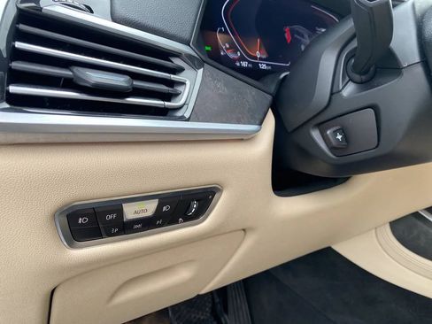 Used 2022 BMW X7 xDrive40i w/ Luxury Seating Package image 16