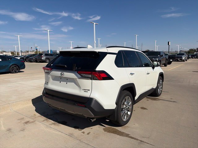 Used 2019 Toyota RAV4 Limited w/ Advanced Technology Package AWD/4WD image 7
