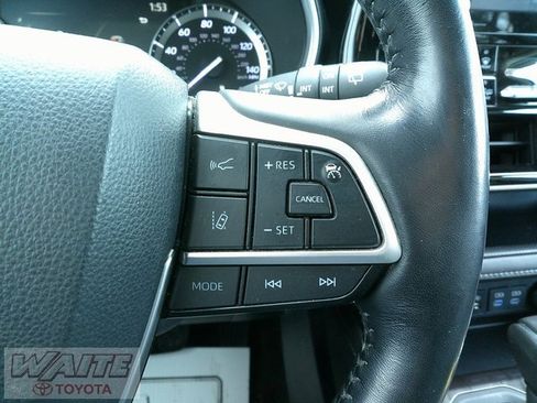 Certified 2022 Toyota Highlander Limited image 13