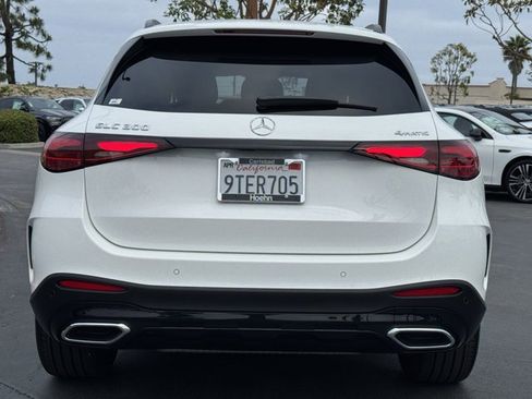 Used 2025 Mercedes-Benz GLC 300 4MATIC image 12
