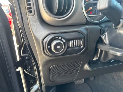 Used 2022 Jeep Wrangler Sport AWD/4WD image 14