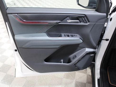 New 2025 GMC Acadia AT4 w/ Super Cruise Package image 9