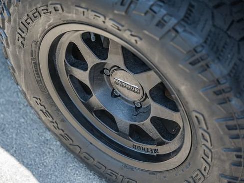 Used 2021 Toyota Tacoma TRD Off-Road AWD/4WD image 26