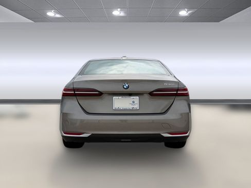 Used 2026 BMW 530i RWD image 9