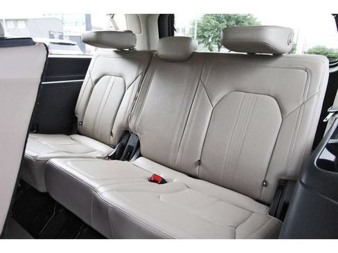 Used 2022 Ford Expedition Max Limited RWD image 11