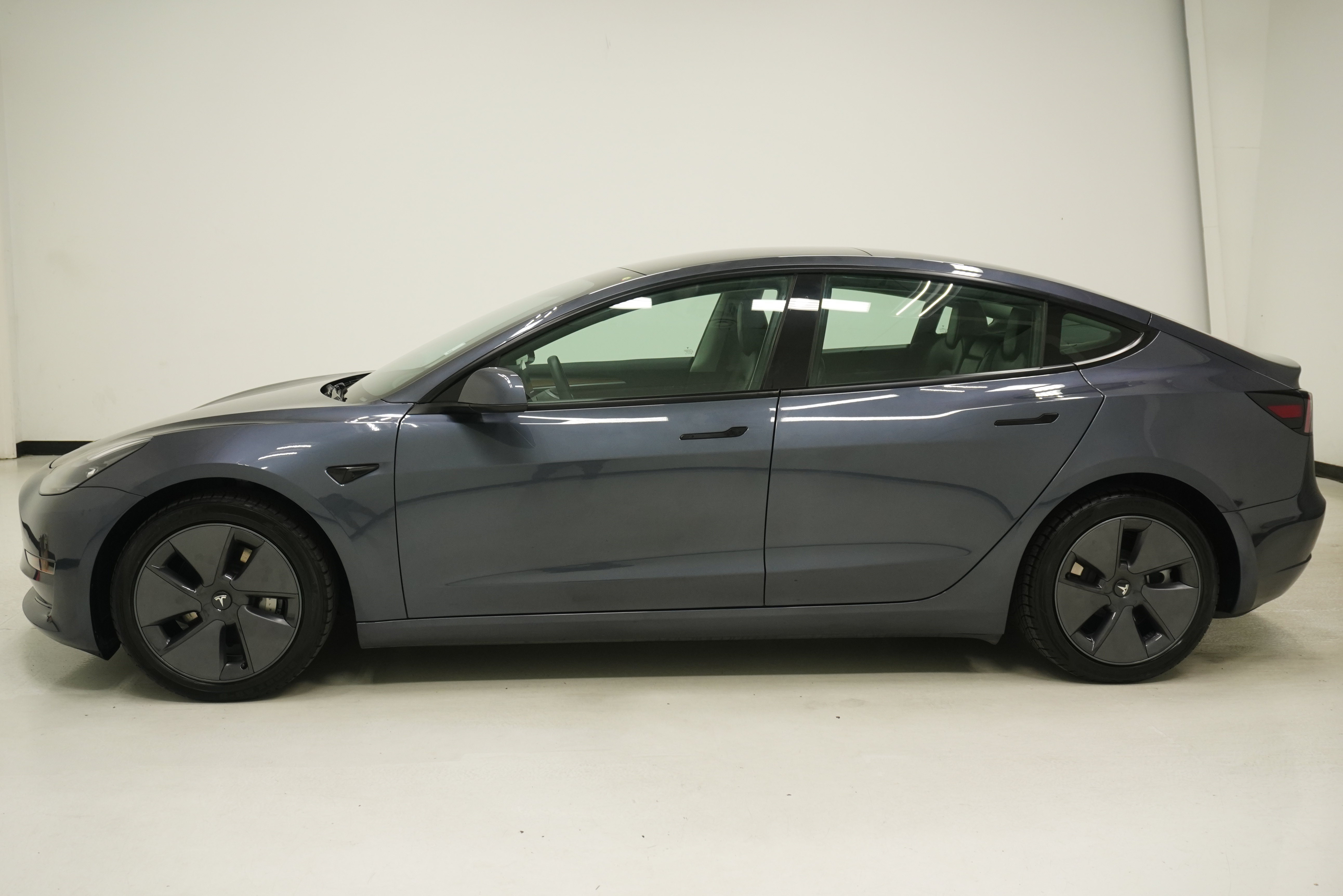 Used 2023 Tesla Model 3 Standard Range RWD image 7