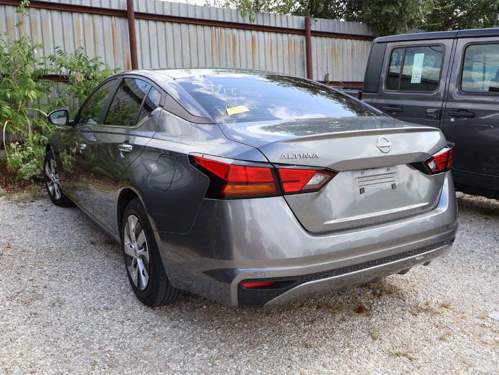 Used 2023 Nissan Altima 2.5 S FWD image 17