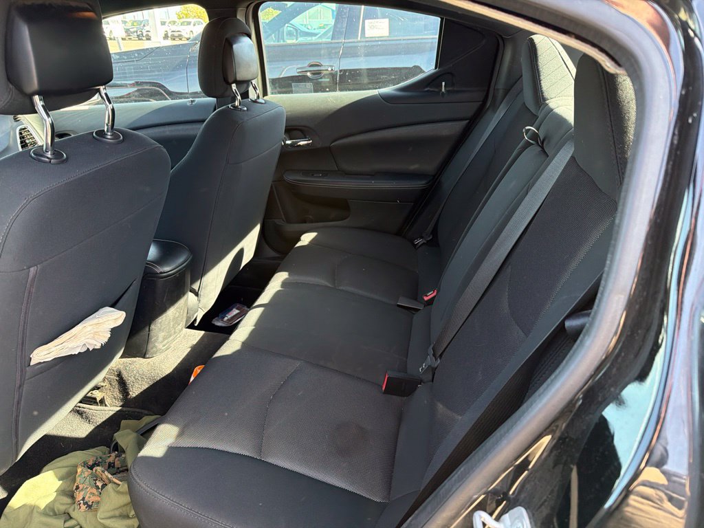Used 2014 Dodge Avenger SE FWD image 14