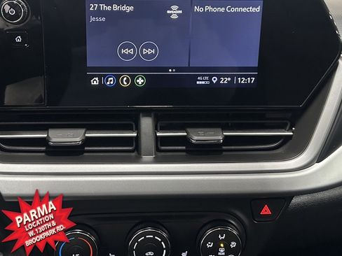 Certified 2025 Chevrolet Trax RS w/ Sunroof Package image 16