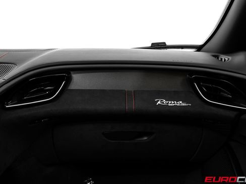 Used 2026 Ferrari Roma Spider RWD image 33