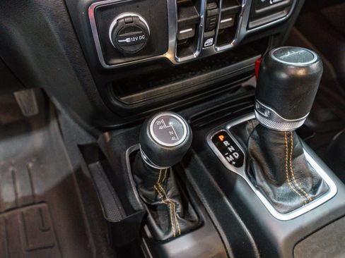 Used 2023 Jeep Gladiator Overland image 25