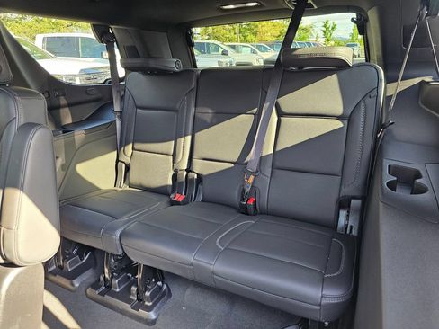 Used 2024 GMC Yukon Denali w/ Advanced Technology Package AWD/4WD image 18