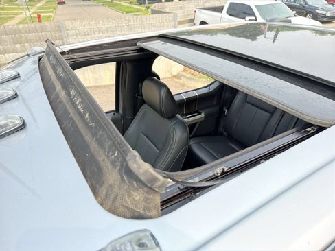 Used 2022 Ford F250 Lariat w/ Tremor Off-Road Package AWD/4WD image 25