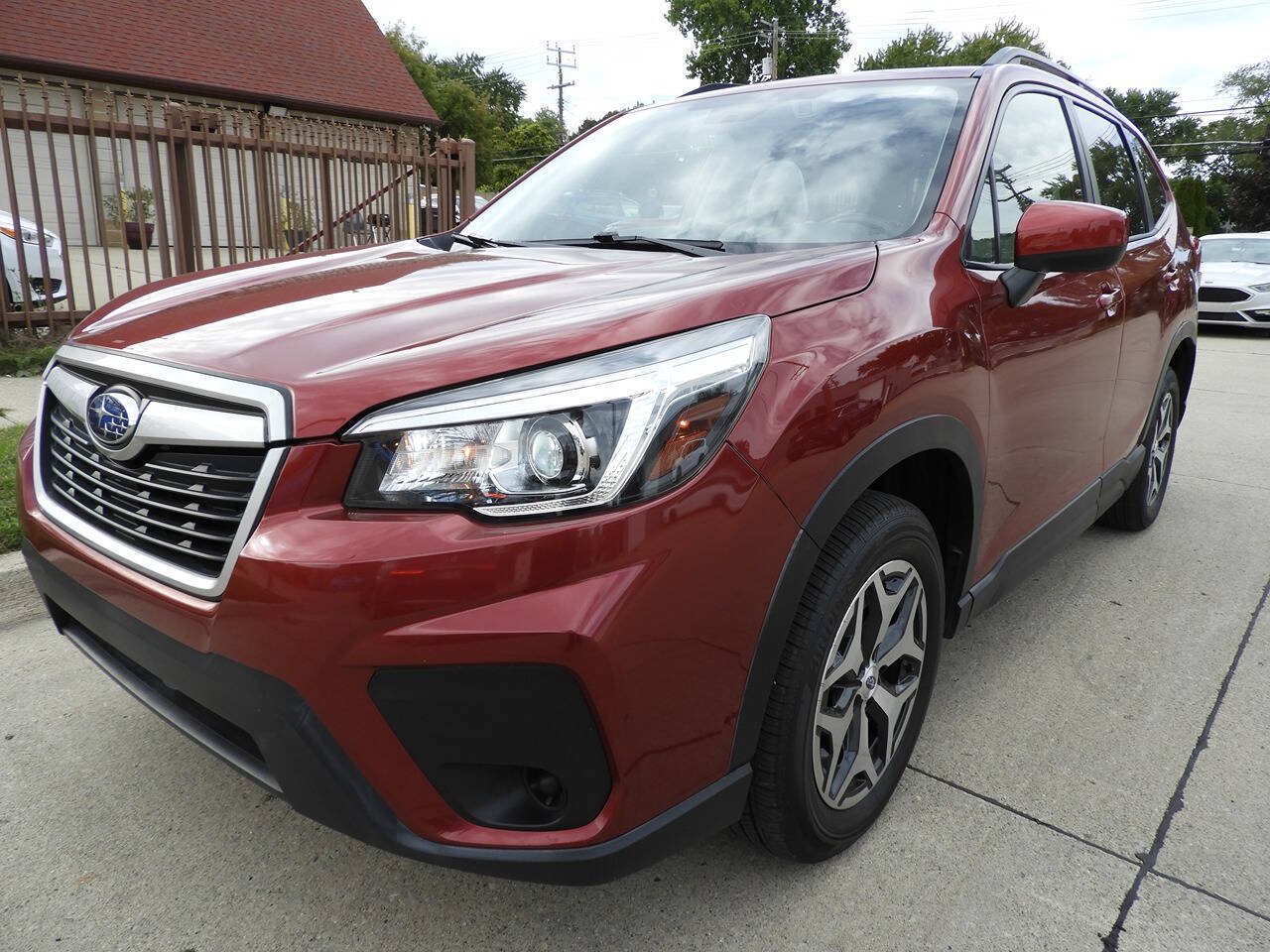 Used 2019 Subaru Forester Premium AWD/4WD image 4