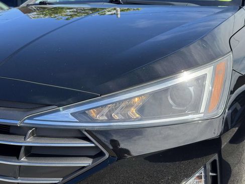 Used 2020 Hyundai Elantra SEL FWD image 10