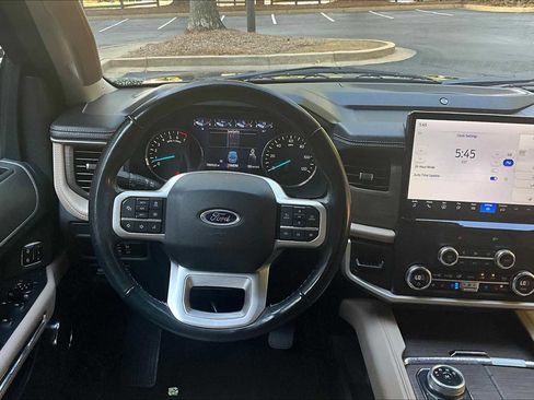 Used 2023 Ford Expedition Limited image 9