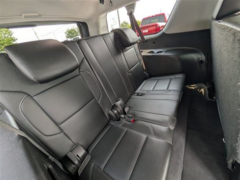 Used 2019 Chevrolet Suburban LT AWD/4WD image 18