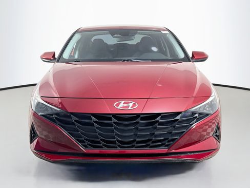 Used 2023 Hyundai Elantra SEL w/ Cargo Package FWD image 2