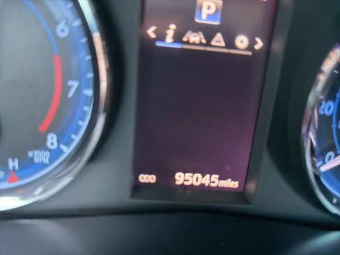 Used 2019 Toyota Corolla SE FWD image 17