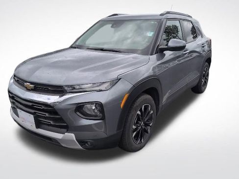 Used 2021 Chevrolet TrailBlazer LT w/ Convenience Package FWD image 3