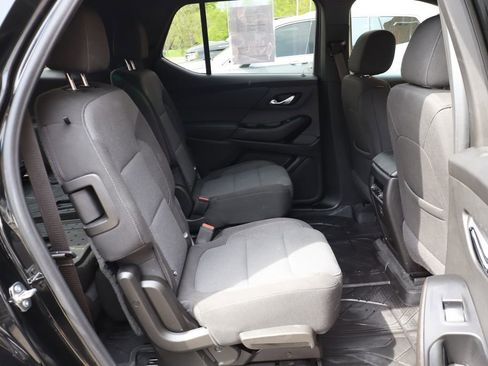 Used 2023 Chevrolet Traverse LT FWD image 46