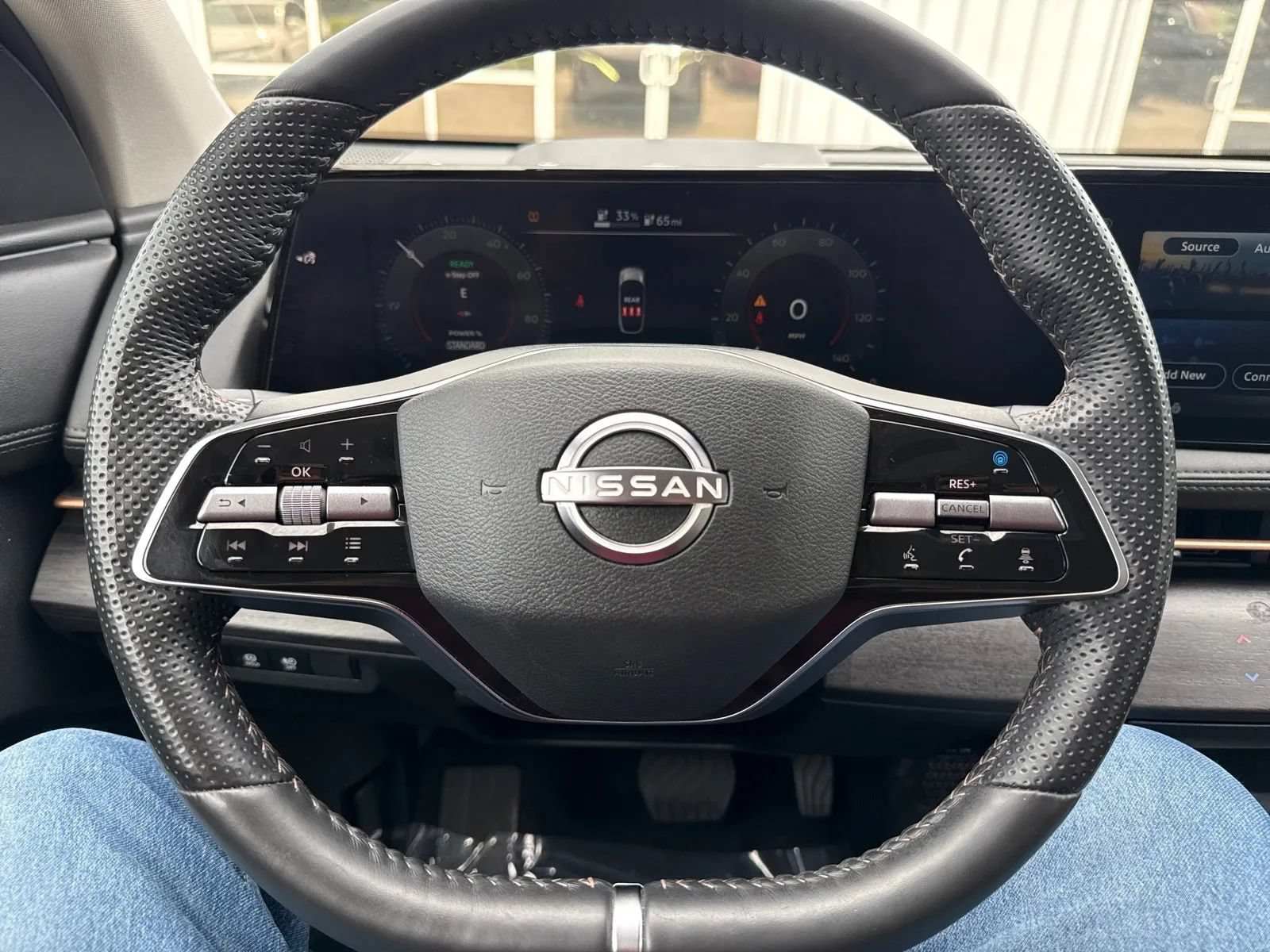Used 2024 Nissan Ariya FWD image 16