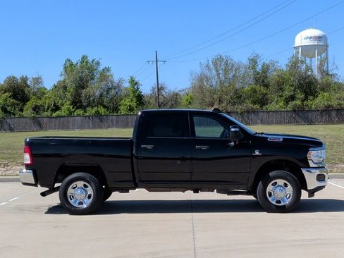 Used 2024 RAM 2500 Tradesman w/ Chrome Appearance Group image 9