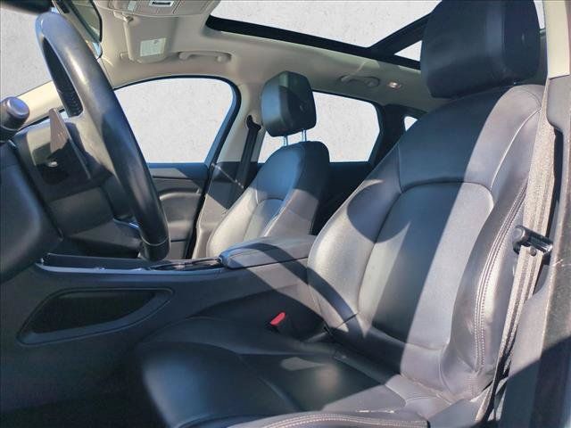 Used 2017 Jaguar F-PACE Premium AWD/4WD image 17