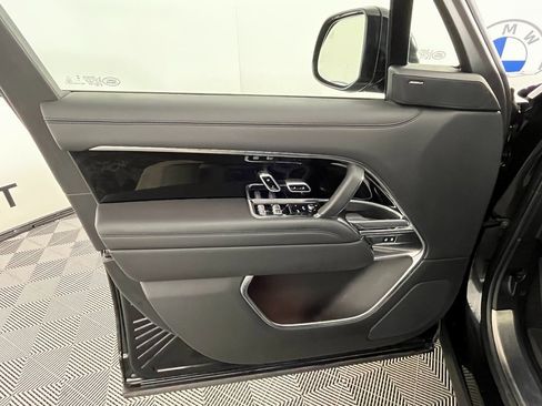 Used 2024 Land Rover Range Rover Long Wheelbase SE image 29