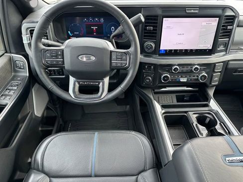 Used 2025 Ford F250 Platinum image 13