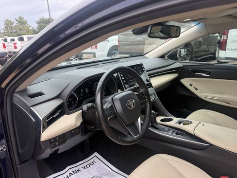 Used 2021 Toyota Avalon XLE FWD image 6