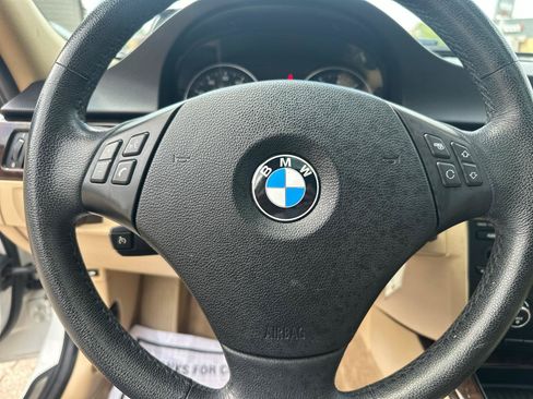 Used 2011 BMW 328i xDrive Sedan AWD/4WD image 11