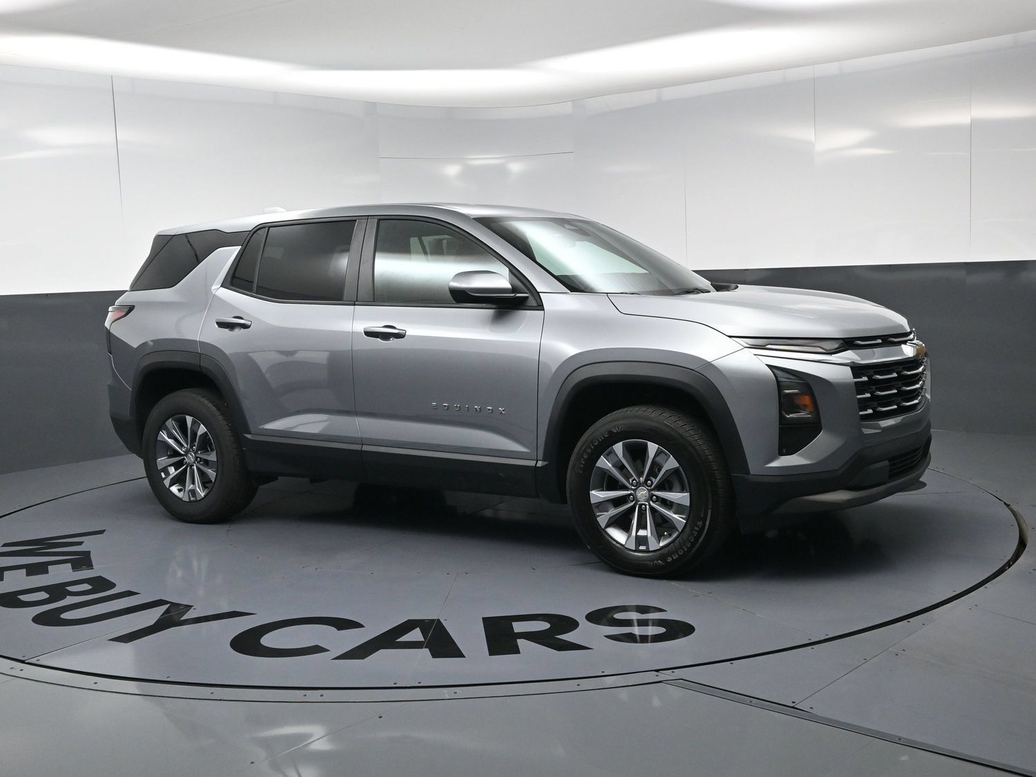 Used 2026 Chevrolet Equinox LT FWD image 2