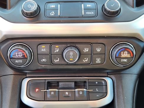 Used 2021 GMC Acadia SLE w/ Driver Convenience Package FWD image 21