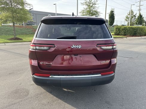 Used 2022 Jeep Grand Cherokee L Limited AWD/4WD image 8