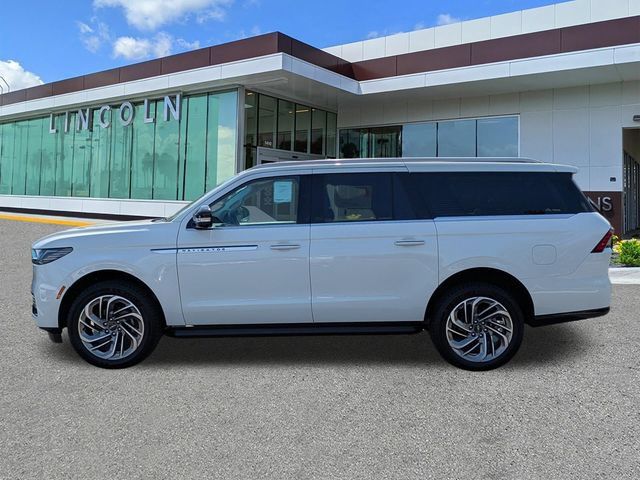 New 2026 Lincoln Navigator L Premier AWD/4WD image 7