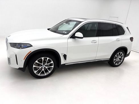 Used 2026 BMW X5 xDrive40i AWD/4WD image 2