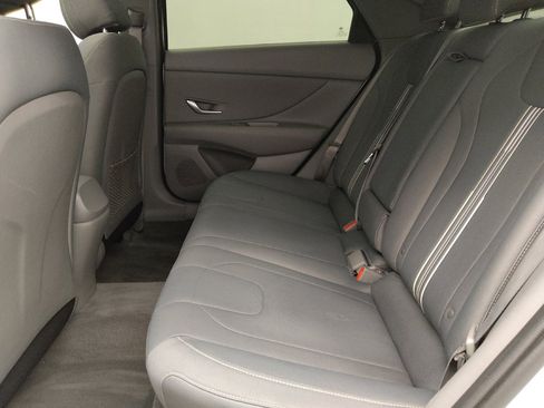 Used 2021 Hyundai Elantra SEL w/ Convenience + Premium Package FWD image 18