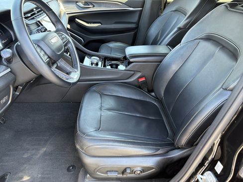 Used 2022 Jeep Grand Cherokee L Limited image 7