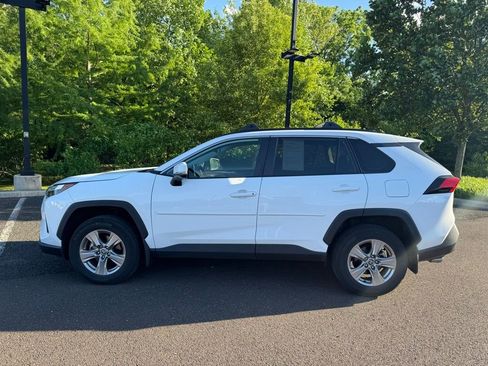 Used 2023 Toyota RAV4 XLE AWD/4WD image 34