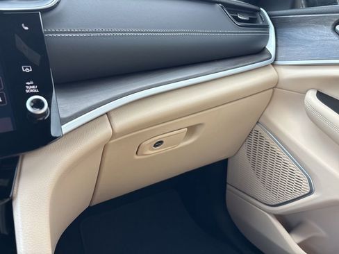 New 2026 Jeep Grand Cherokee Limited AWD/4WD image 33