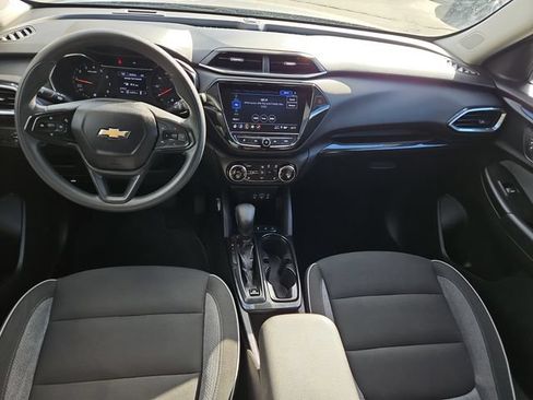 Used 2023 Chevrolet TrailBlazer LT w/ Convenience Package AWD/4WD image 8