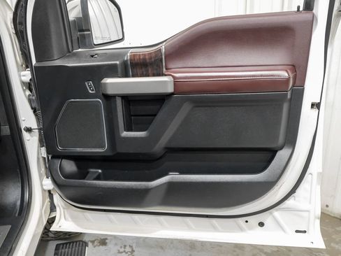 Used 2015 Ford F150 Platinum AWD/4WD image 45