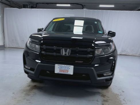 Used 2025 Honda Ridgeline Sport image 3