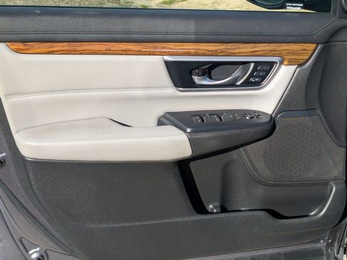 Used 2017 Honda CR-V Touring image 17