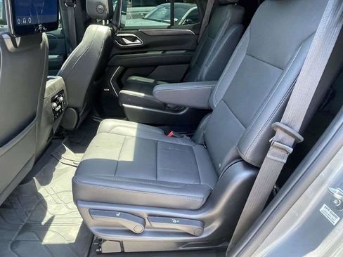 Used 2023 Chevrolet Tahoe Z71 w/ Luxury Package AWD/4WD image 13