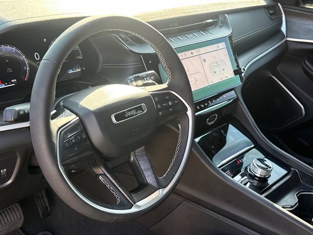 Used 2026 Jeep Grand Cherokee L Limited AWD/4WD image 18