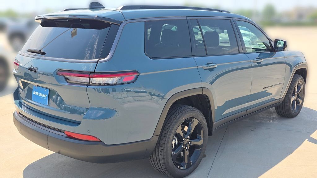 New 2026 Jeep Grand Cherokee L Limited w/ Limited Altitude Package AWD/4WD image 5