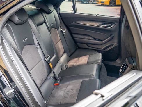 Used 2018 Cadillac CTS V w/ Luxury Package RWD image 7