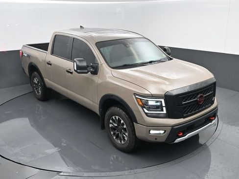 Used 2023 Nissan Titan PRO-4X w/ Pro-4x Convenience Package AWD/4WD image 22